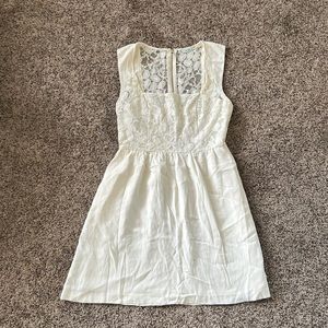 URBAN OUTFITTERS off white dress size 4